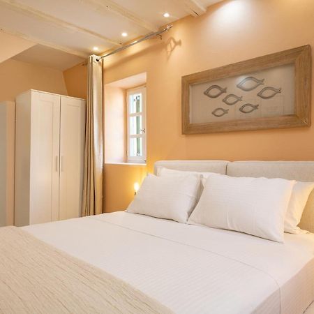 Ydragogeio Rooms Old Town Chania  Bagian luar foto