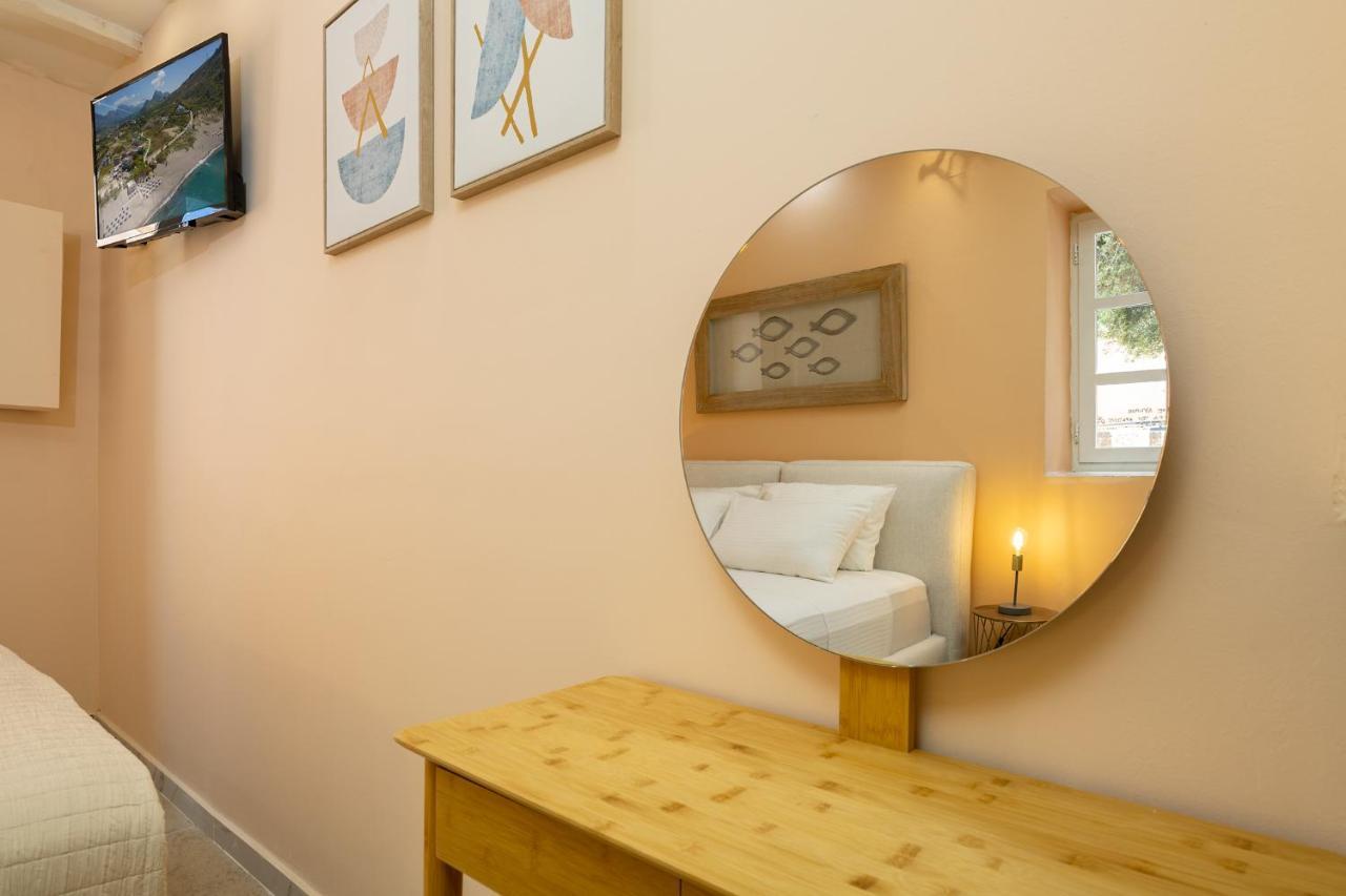 Ydragogeio Rooms Old Town Chania  Bagian luar foto