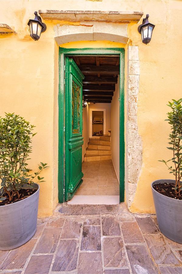 Ydragogeio Rooms Old Town Chania  Bagian luar foto