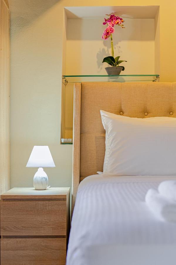 Ydragogeio Rooms Old Town Chania  Bagian luar foto